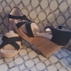TOM Wedge sandals